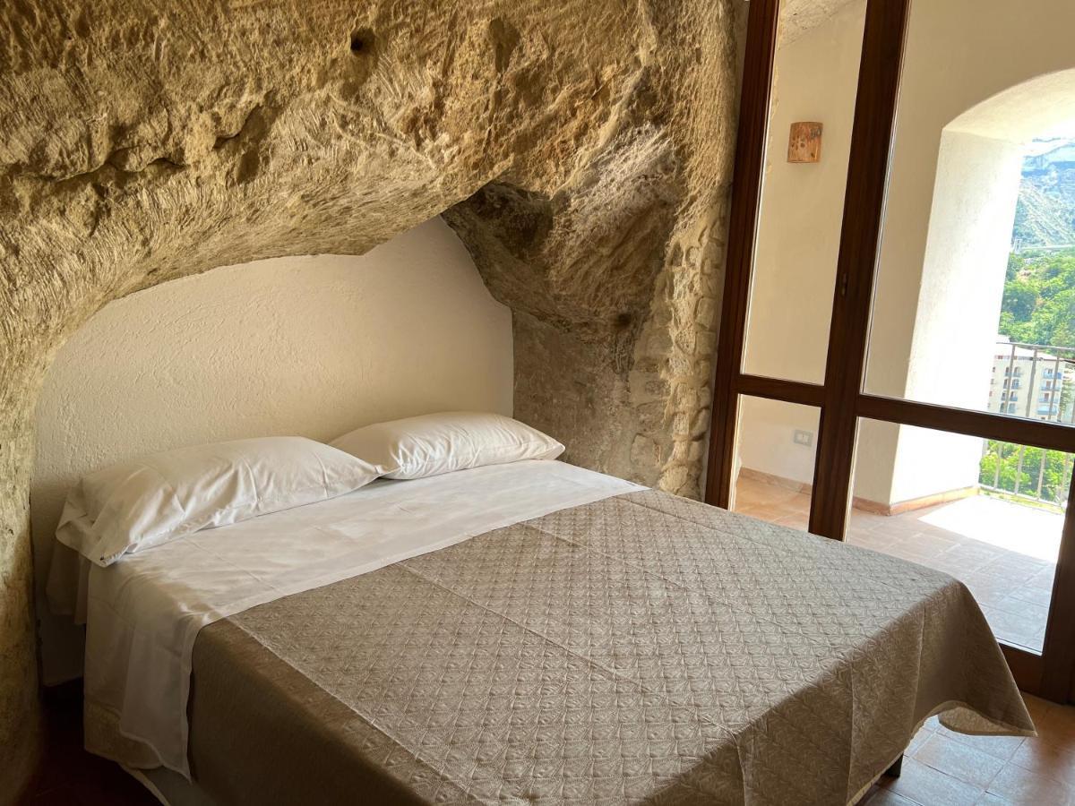 La Rupe Apartments טרופאה מראה חיצוני תמונה